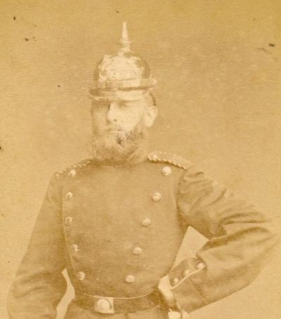 Tübinger Soldat mit Pickelhaube um 1880.jpg