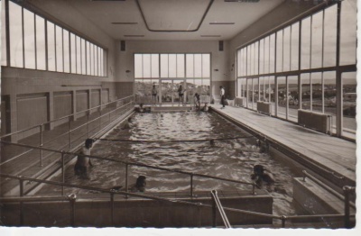 Schwimmbad in der Berufsgenossenschaftlichen Klinik.jpg